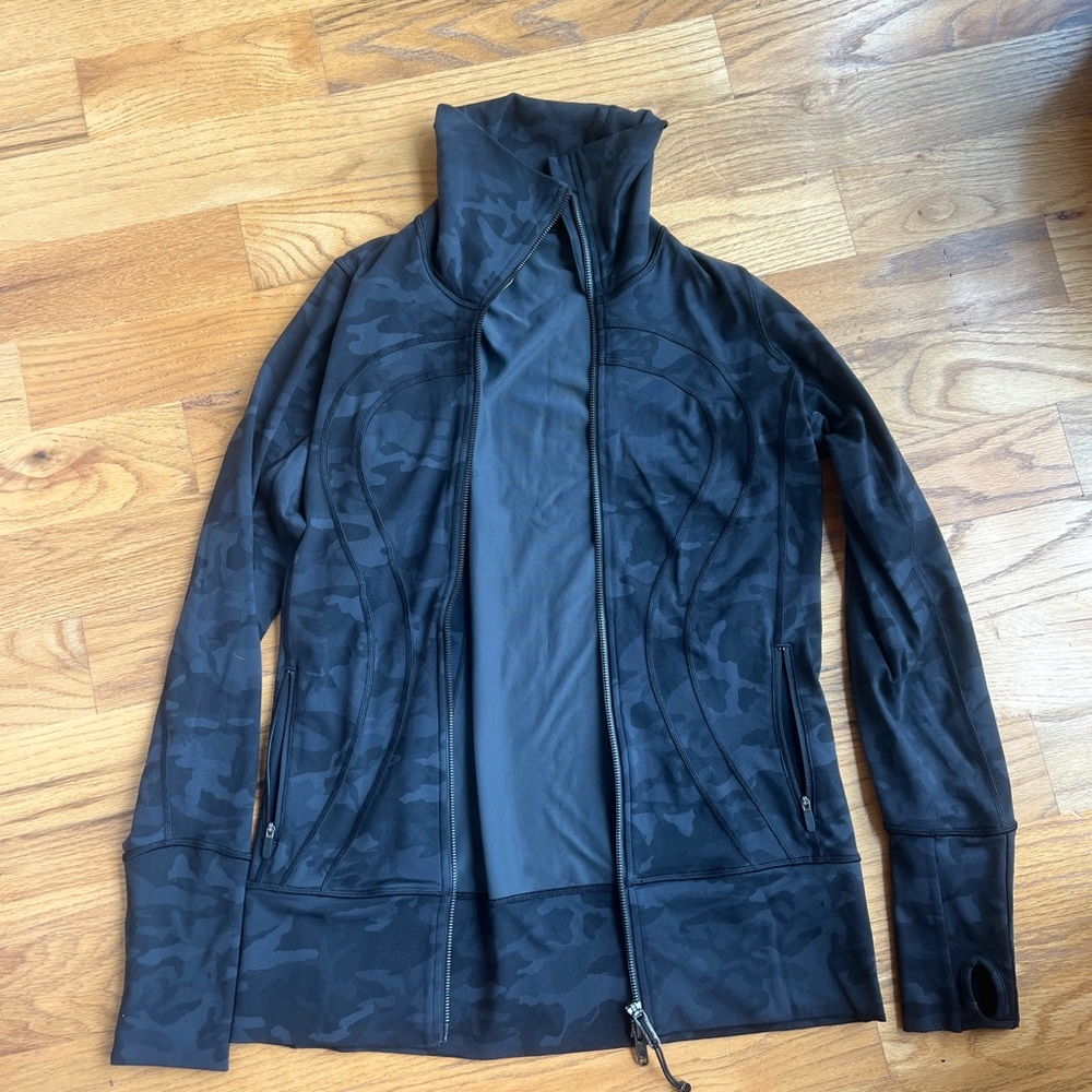 Define Zip Up Jacket Lululemon Camo Black Size 6